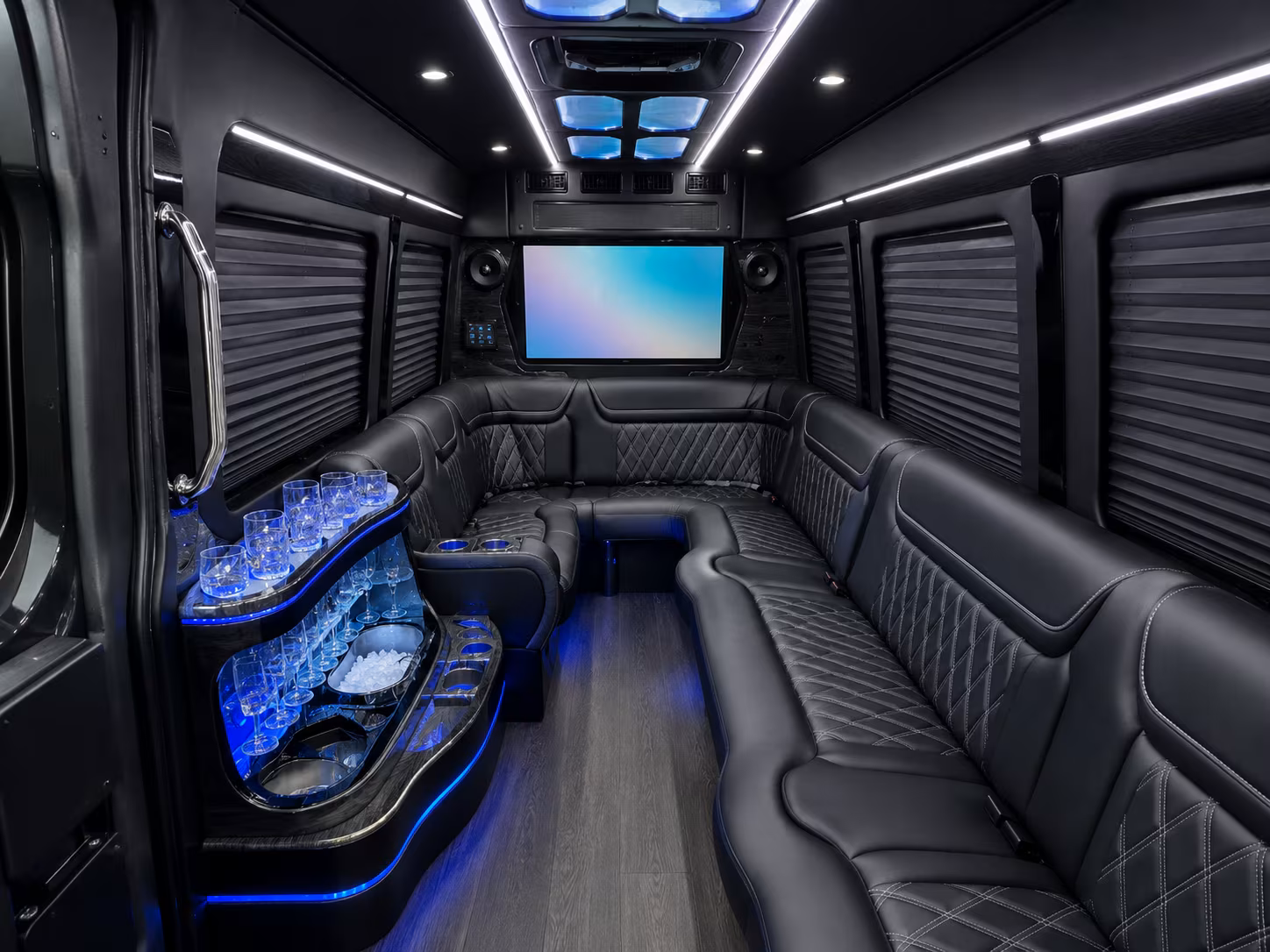 choose the right bus for multi day trips to phoenix san francisco and beyond
